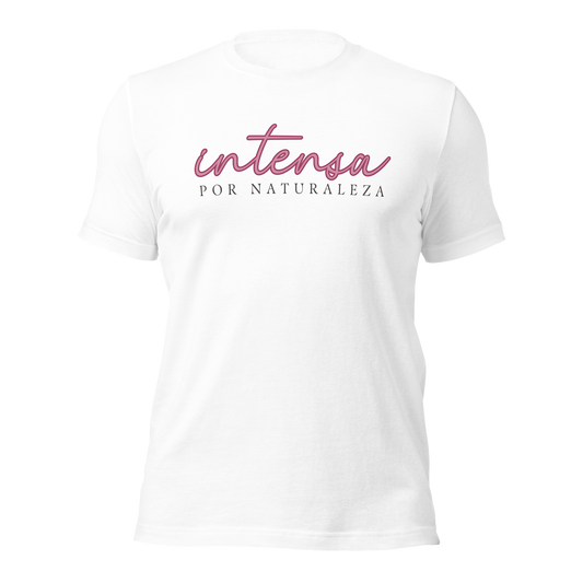 Camiseta entallada "Intensa por naturaleza"
